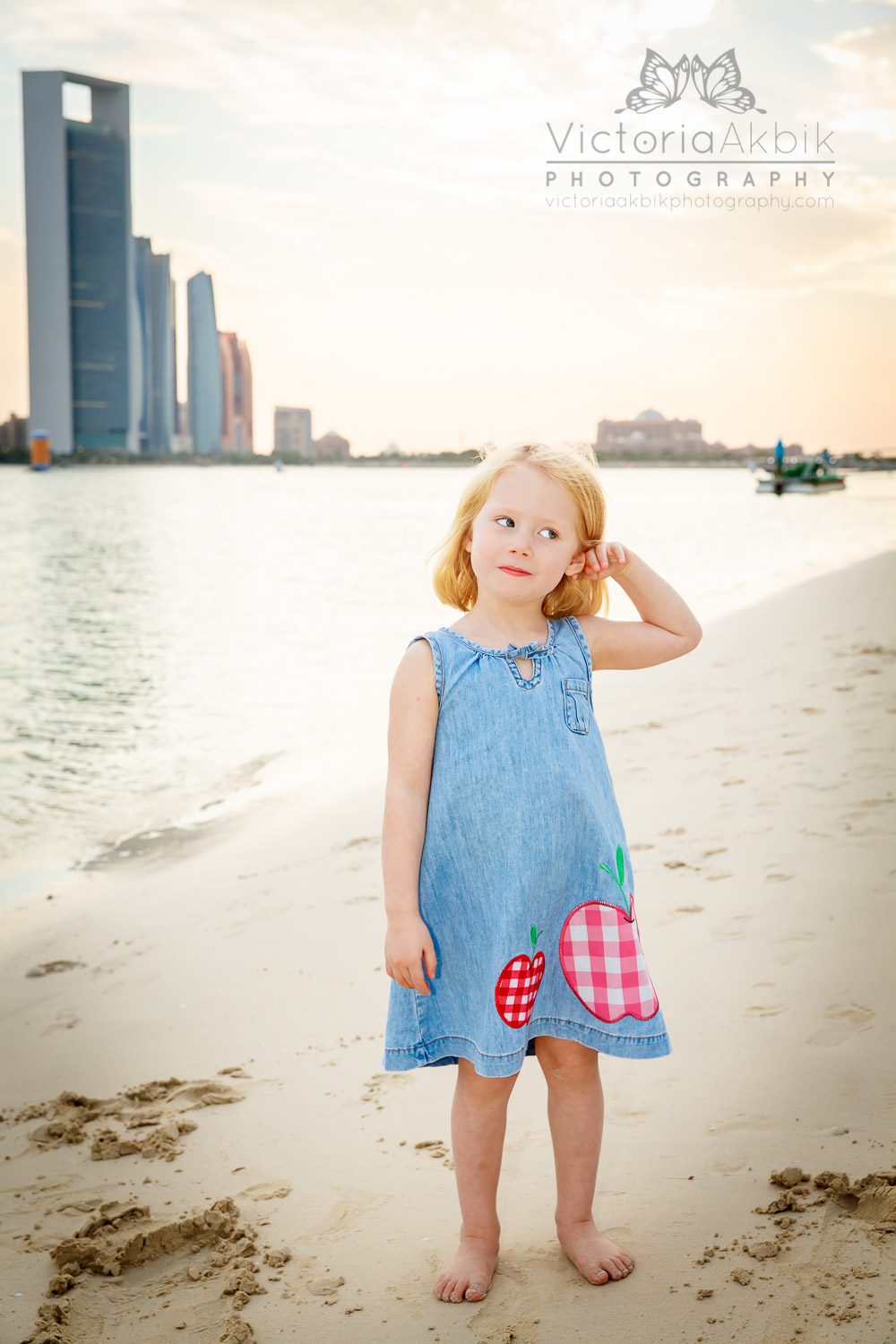 Abu Dhabi Souvenir Family Shoot | Abu Dhabi Lifestyle Family Photography » Victoria Akbik Photography