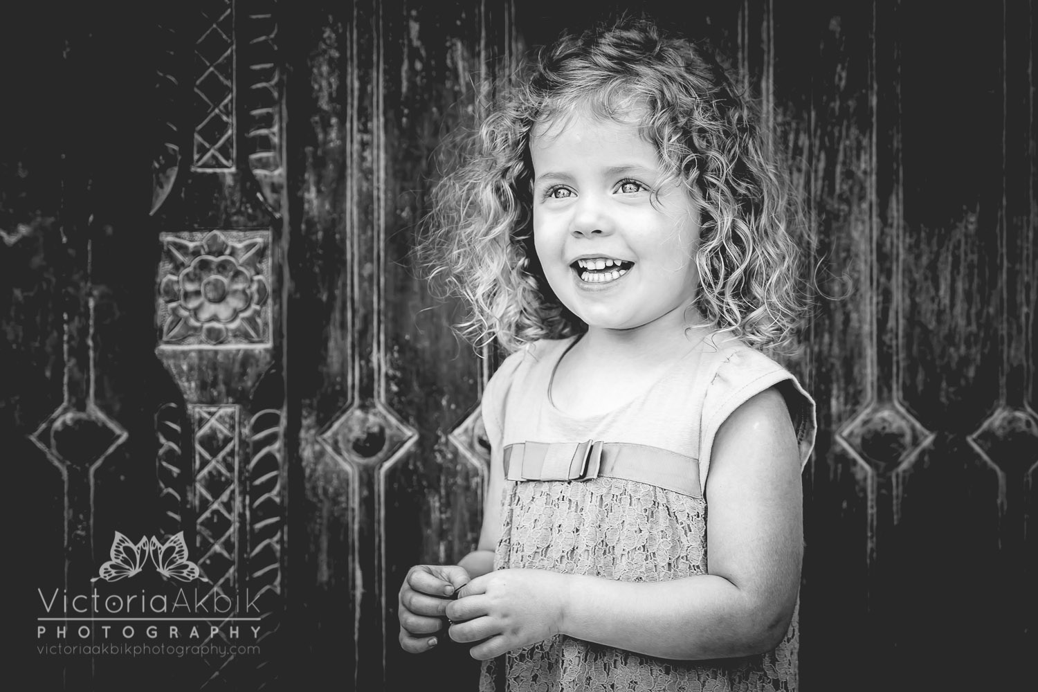 A Black & White World | Abu Dhabi Lifestyle Family Photography » Victoria Akbik Photography