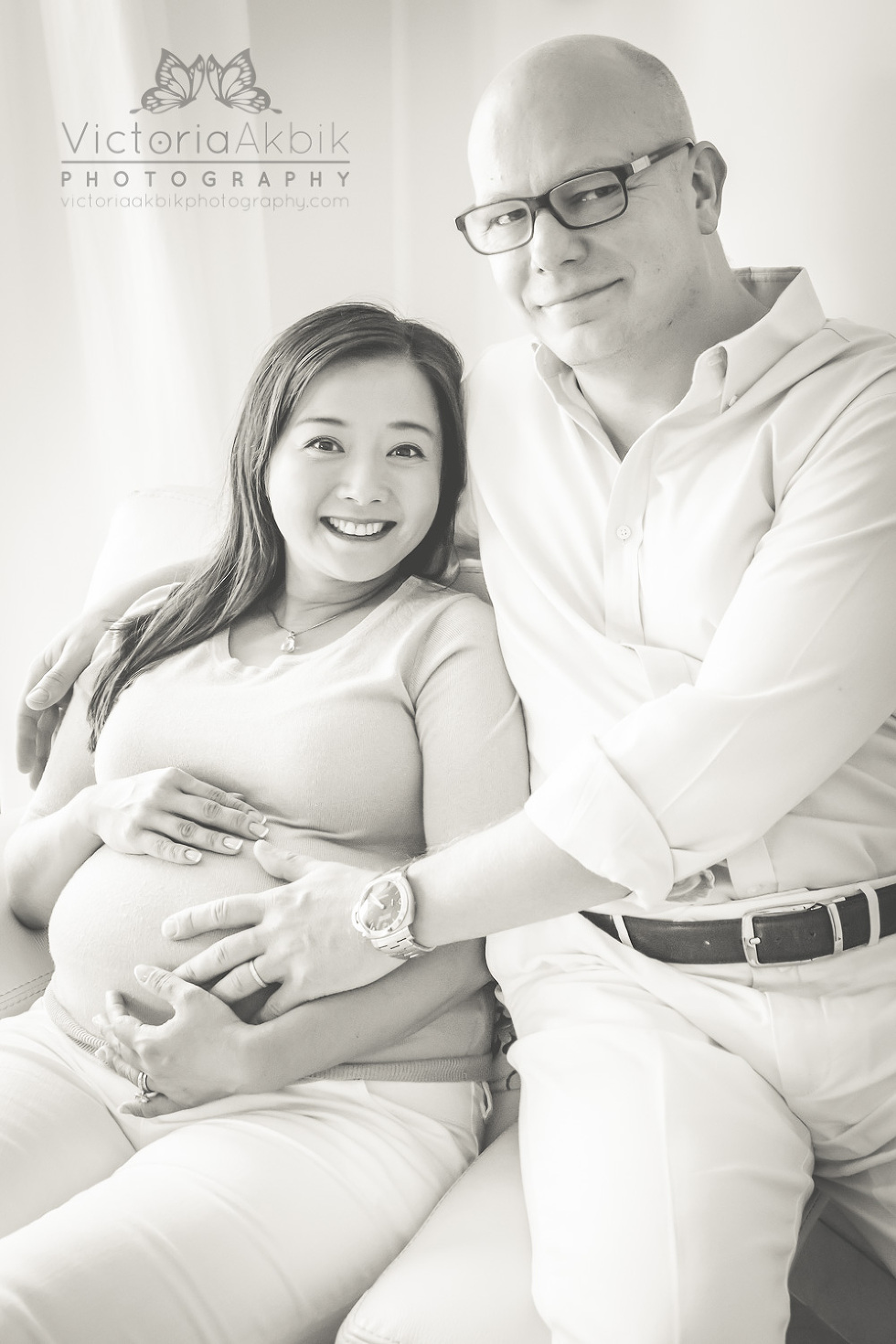 Home Maternity Shoot | Abu Dhabi Lifestyle Family Photography » Victoria Akbik Photography